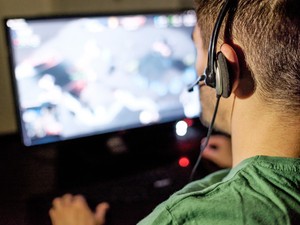 Két nap alatt meghalt az internetfüggő tini az elvonón!