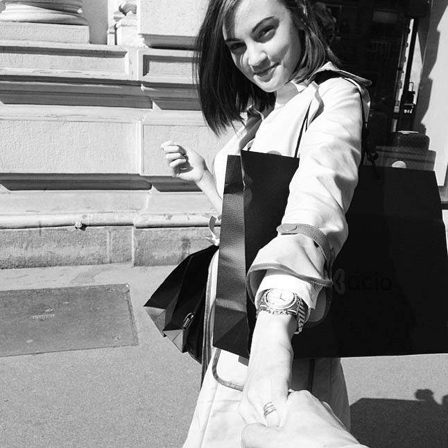 Mi is fognánk a szépséges Nagy Andy kezét egy ilyen szép napsugaras napon.