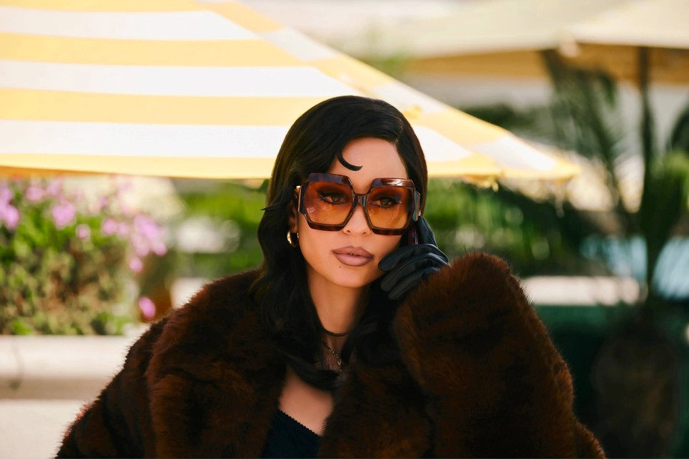 Maddy Perez karaktere a sorozat abszolút "It Girl"-je