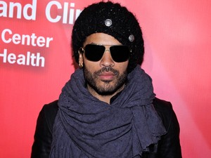 Legenda! 5 éve nem térünk magunkhoz ettől a sálviselettől