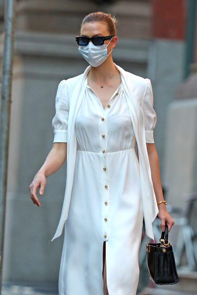 Karlie Kloss olyan stílusosan viseli a maszkot, mint senki más