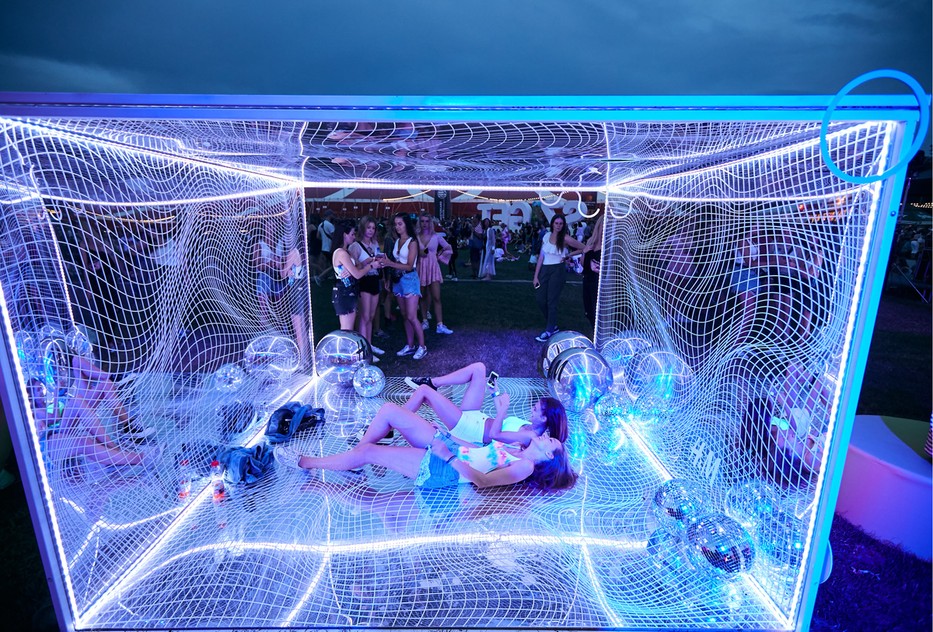 Idén is 20%-os kedvezmény jár a H&M-ben, ha van Szigetes karszalagod