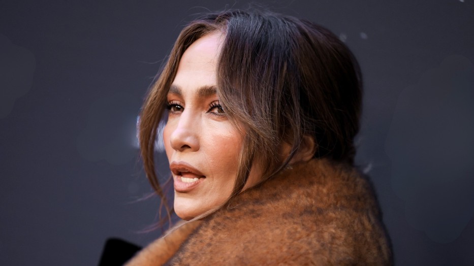 Jennifer Lopez csipkés pucérruhában lépett a színpadra