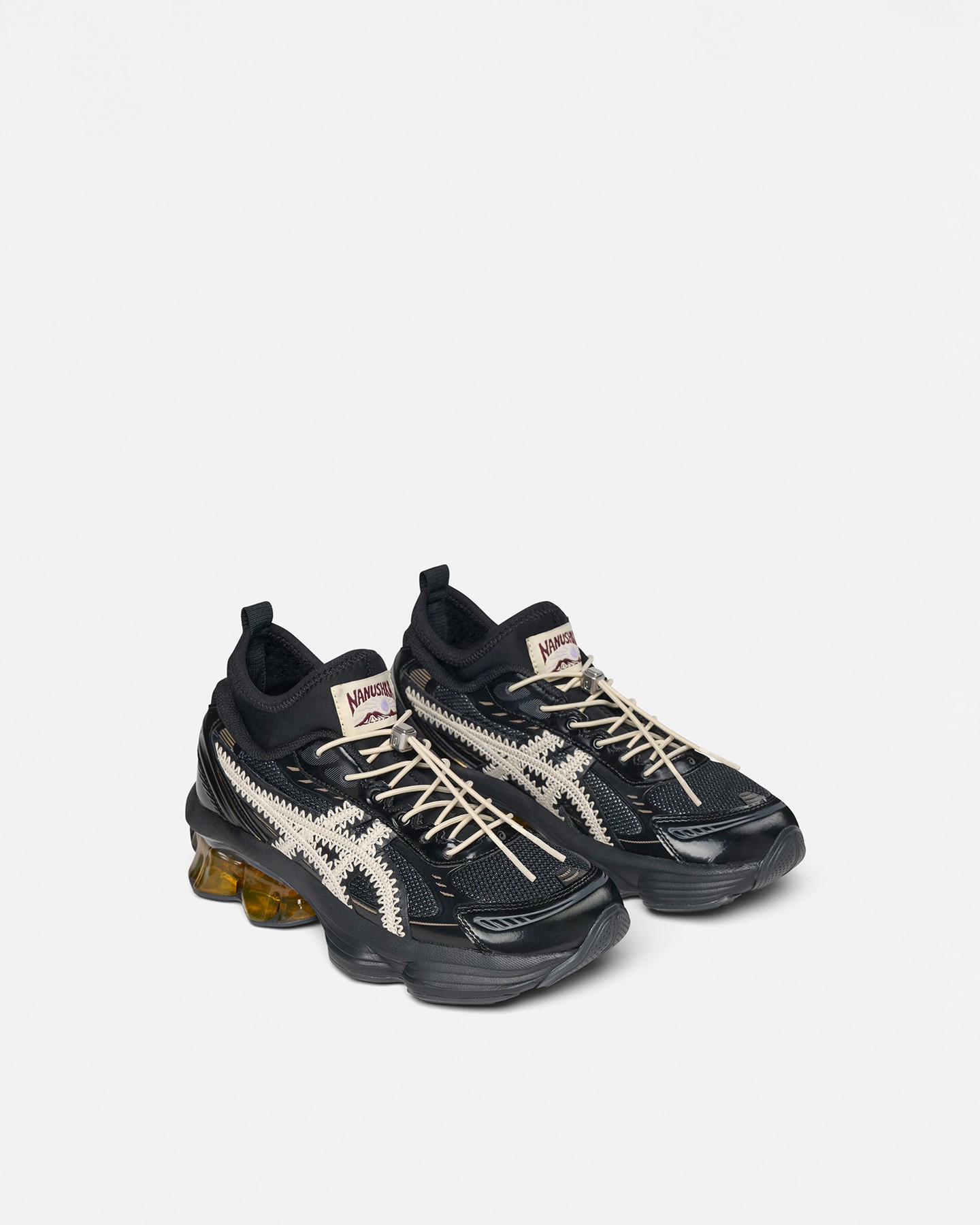 Nanushka X ASICS modell