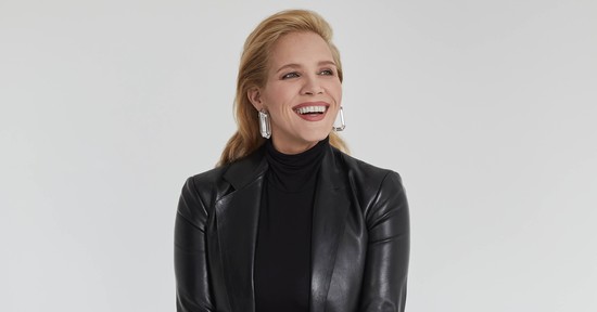 Tóth Vera csak úgy tündököl új fotóin, nem akármilyen ruhában ragyogott az énekesnő