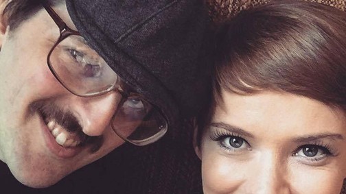 Osvárt Andi és a kémszerelem: remek klipben a színésznő