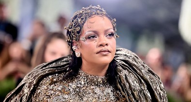 Rihanna ezüstbe borulva bizonyította be, hogy még mindig ő a Met-gálák koronázatlan királynője 