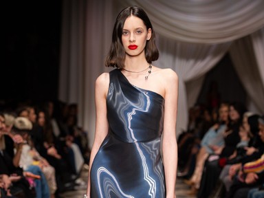 „Egy decensebb estélyi is lehet szexi és modern” - Merő Péter új kollekciója felér egy kortárs üzenettel 