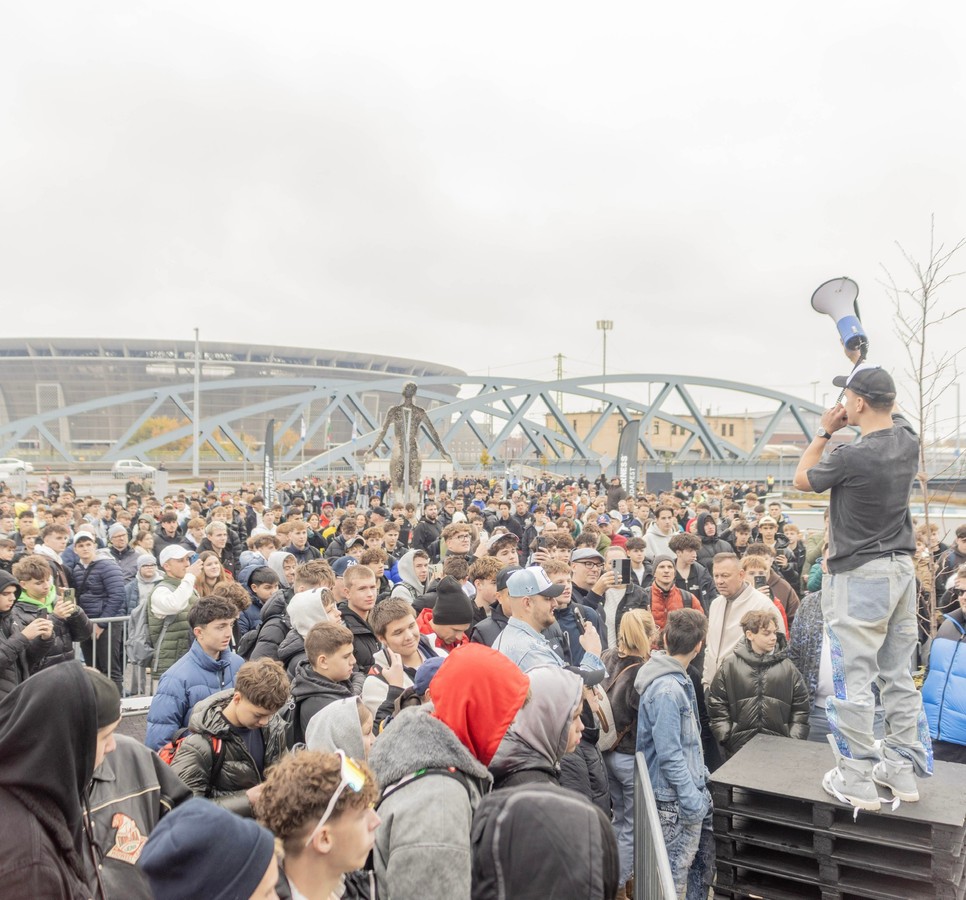 A Sneakerness Budapest nyitásán Trunk Tamás köszöntötte a rekordlétszámú közönséget, amely már a kapunyitás előtt hosszú sorokban várakozott
