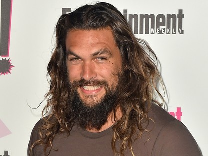 Jason Momoa és a mostohalánya között kevesebb korkülönbség, mint a felesége és közte