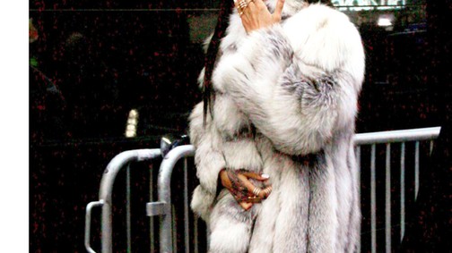 RiRi stílust kever: sportcipő és bunda