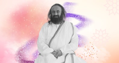 „Elfelejtettünk mosolyogni, és elfelejtettük, micsoda öröm van bennünk” – Ravi Shankar spirituális vezetőt kérdeztük a boldogság titkáról