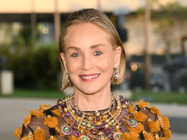 Retus és filterek nélkül mutatta meg magát bikiniben a 68 éves Sharon Stone, imádjuk bátorságáért