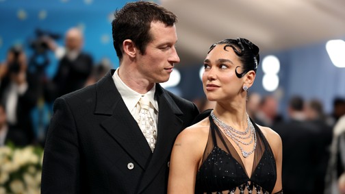 Dua Lipa Chanel meztelenruhája volt a Met-gála legszebb darabja, a lélegzetünk is eláll tőle