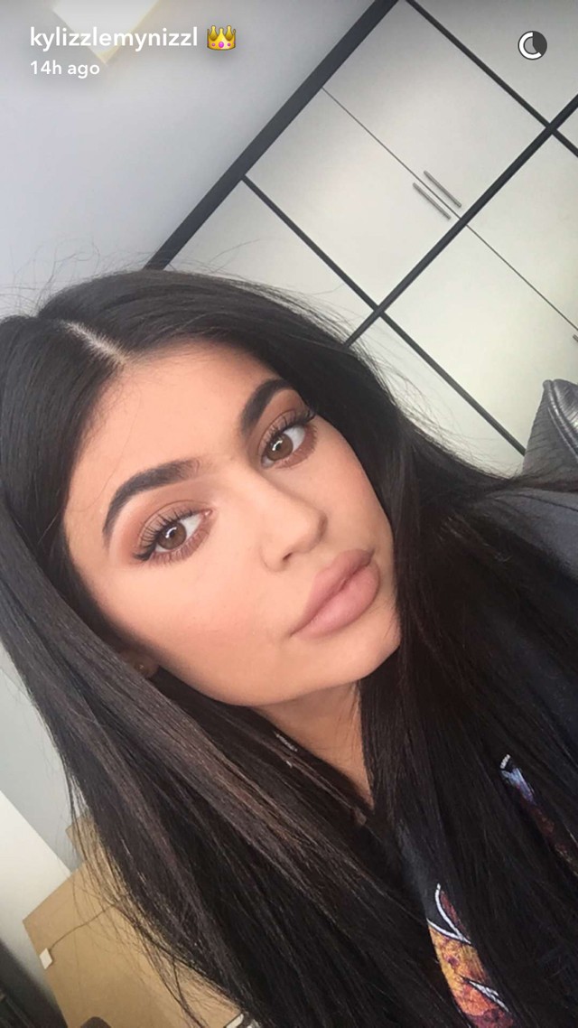 kylie jenner, kylie cosmetics, bronze palette, szépség, szemhéjpuder, beauty