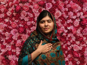 Arcon lőtték, most címlapsztár lett: minden, amit tudnod kell a csodálatos Nobel-díjas Malála Júszafzai-ről