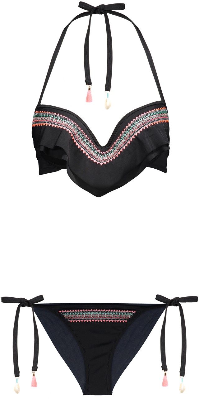 Fodros bkinifelső és alsó NEW YORKER 4190 Ft, 2590 Ft. A fodros, rojtos felsőrészek gondoskodnak arról, hogy a kis melleket optikailag kerekebbnek mutassák.  