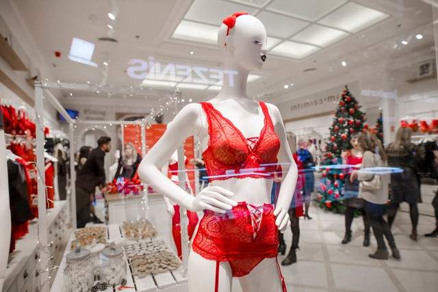 Az Intimissimi és Weisz Fanni közösen mutatták be a szexi fehérneműket