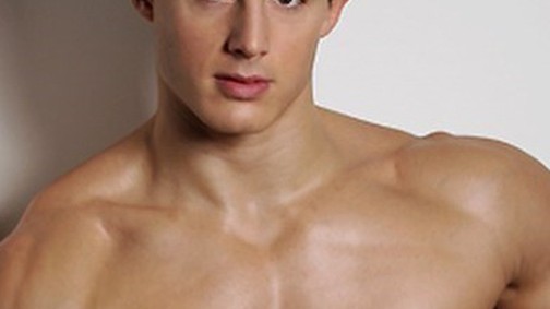 Ez a pasi a világ legszexibb matektanára, a hasizmától elájulsz!