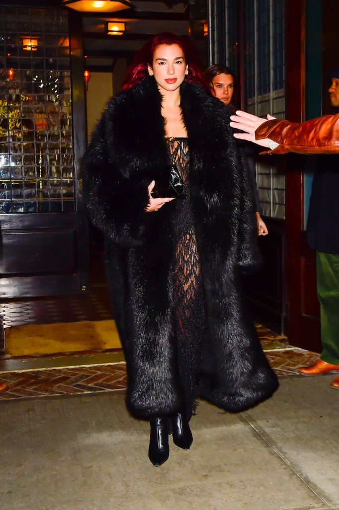 Dua Lipa meztelenruhája a tél eddigi legdögösebb darabja