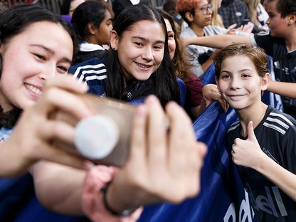 Csatlakozz a kampányhoz, használd az Insta Storyjaidban a #SztoribolJeles gifeket