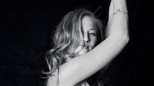 Tenki Réka: „A férfitól elvárom, hogy partnerként kezeljen, ne pedig a házvezetőnőjeként”