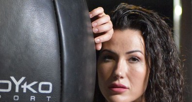 Kivételes klippel nyit új fejezetet Janicsák Veca - A magánéleti változásokról, élete új fejezetéről bővebben a márciusi GLAMOUR magazinban mesél