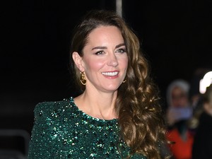 Kate Middleton elővette a legcsillogóbb ruháját a színházba