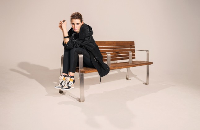 Szepesi Melinda az Adidas Originals Blue lookbookban