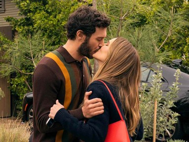 Csütörtökön érkezik a Netflixre október legjobban várt sorozatának folytatása: mindent a Bármit, csak ezt ne 2. évadáról