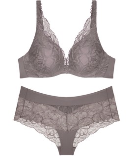 Melltartó és alsó TRIUMPH 19 000 Ft, 8000 Ft