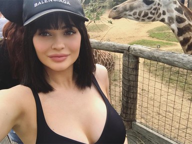 Kylie Jenner most tényleg megmutatta hatalmas melleit