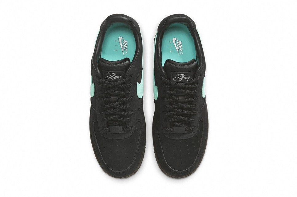 A Tiffany felirat a Nike cipőd nyelvén: menő