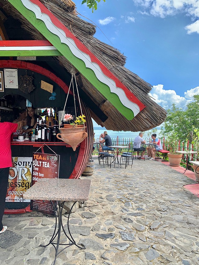 Fitos-Dombai Laura megosztja az egyik kedvenc magyar vidékét, ahova idén is ott nyaralnak