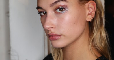 Hailey Bieber ismét ráérzett, hogy milyen lesz a tökéletes tavaszi szett