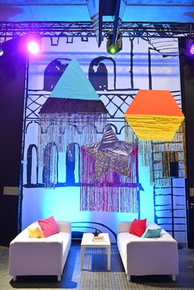 Vidám dekor a Várkert bazárban