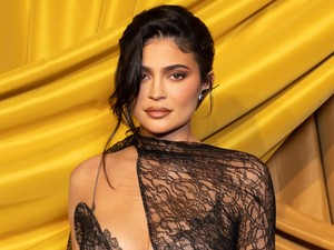 Ezen meglepődtünk: ő Kylie Jenner kedvenc testvére, és ő áll tőle a legtávolabb