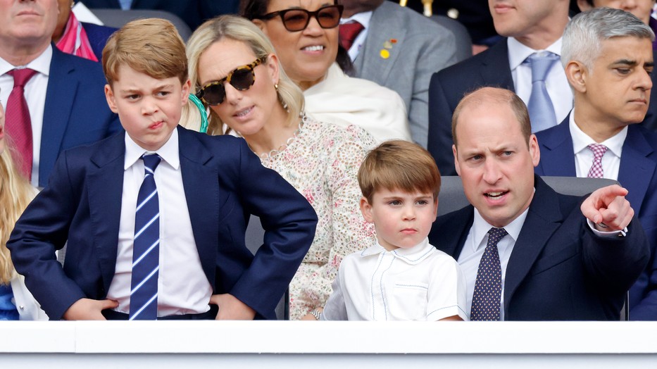 György herceg már maga köti a nyakkendőjét