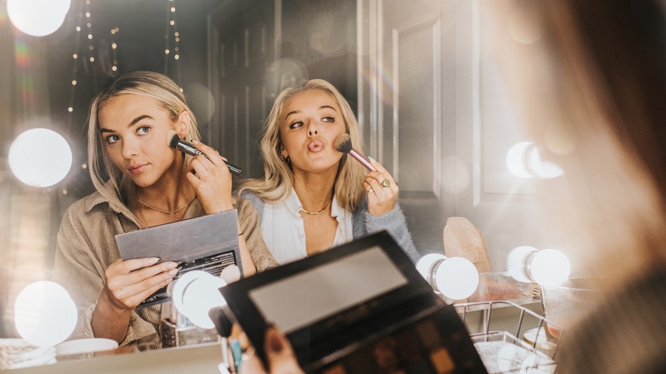 A tökéletes karácsonyi smink a horoszkópod alapján