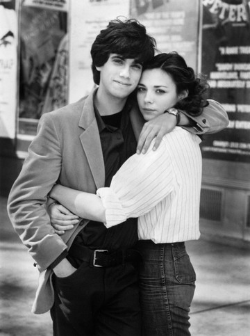 Ez a fotó az 1980-ban megjelent Tisztelgés című film forgatásán készült Kim Cattrallról és Robby Bensonról. A színésznő akkoriban mindössze 24 éves volt. 