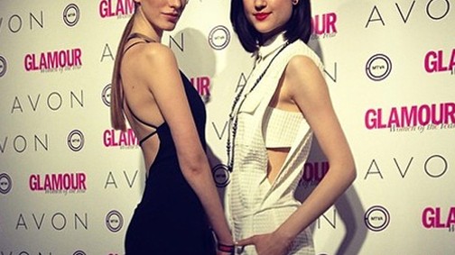 Interaktív Extra! - Tomboló sztárok, pózoló modellek, pink szőnyeges királynők