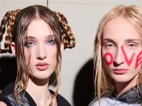 Mutatjuk a szezon legütősebb hajtrendjeit, egyenesen a divathét kifutóiról (x)