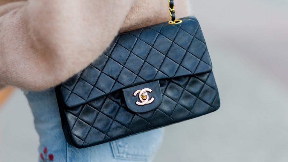 Így lettek világhírűek a Chanel táskák: minden, amit a sikertörténetükről tudnod kell