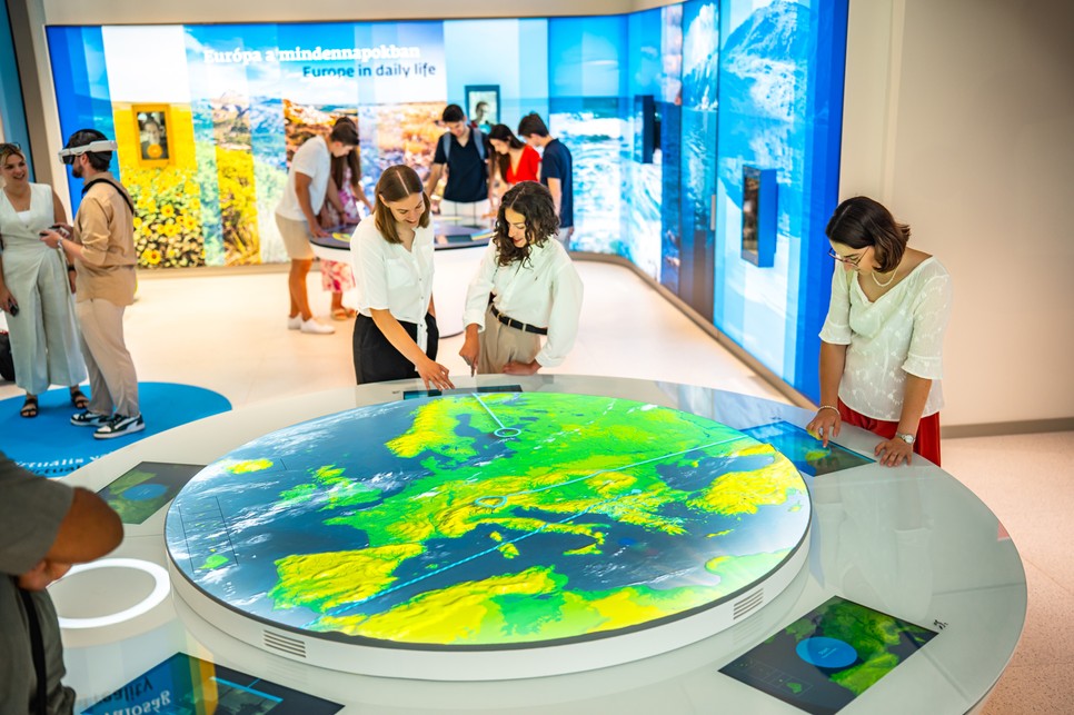 Az Európa élményközpont vár benneteket egyénileg, de akár csapatépítésekre is