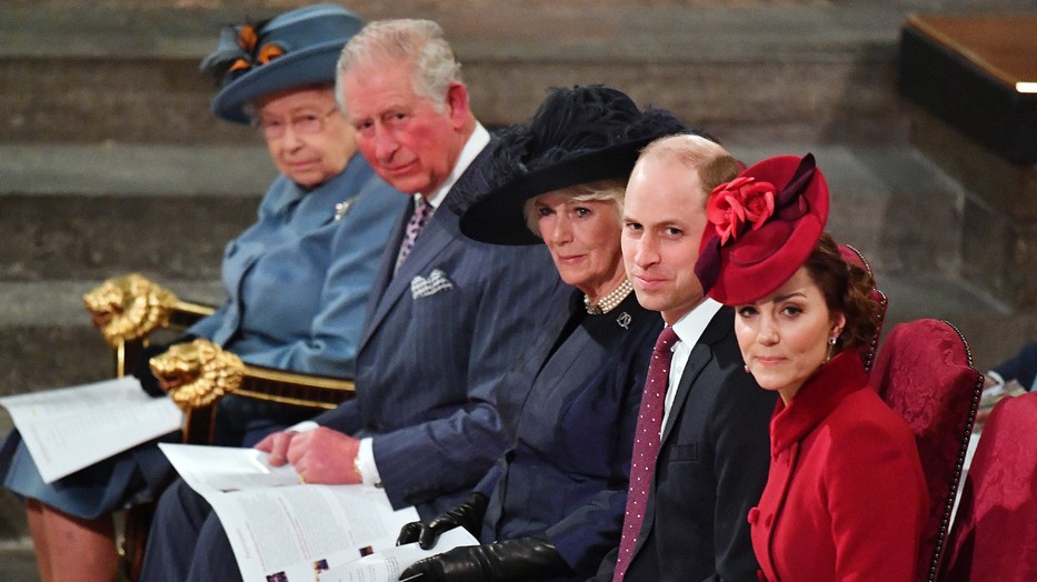 A brit királyi család történetében mindössze három év alatt történt annyi baj, mint másokkal egy egész élet alatt