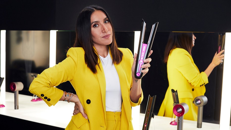 Egy hajvasalóval gyorsan és egyszerűen feltubózhatod a frizurádat