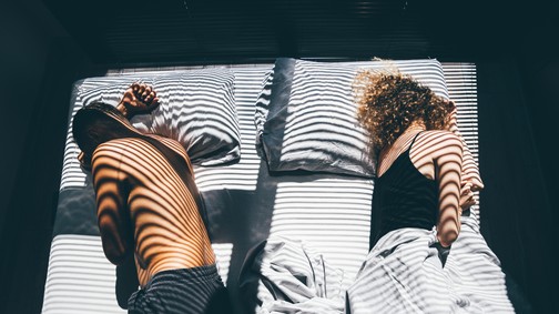 Együtt éltek, de külön ágyban alszotok? Ezt árulja el a kapcsolatotokról az „éjjeli szakítás”