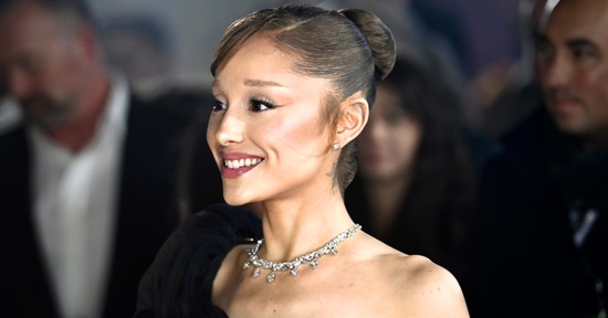 Ariana Grande Givenchy ruhája minden képzeletet felülmúl, az egyik legszebb, amit valaha viselt