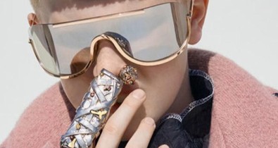 Bátor? Felháborító? Női ruhákba öltöztette 11 éves kisfiát