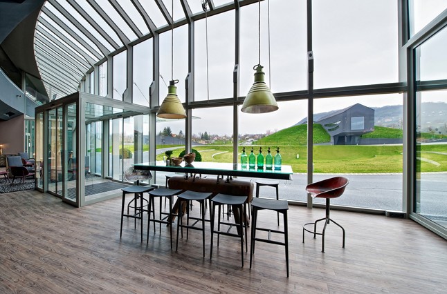 Kukkants be az Elysian lookbook-fotózásába